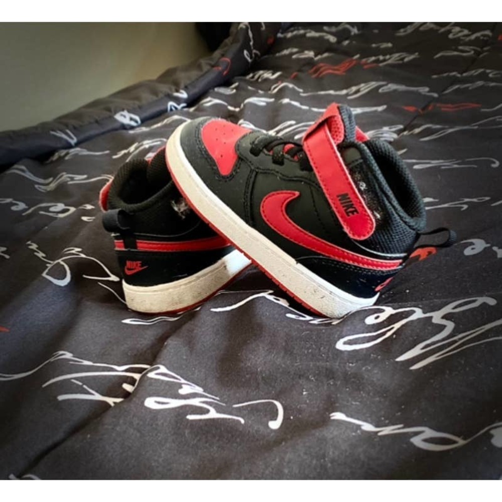 Nike Court Borough Mid 2 (Size 7C)